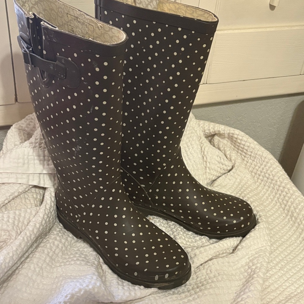 Chooka Black and White Polka Dot Rain Boots